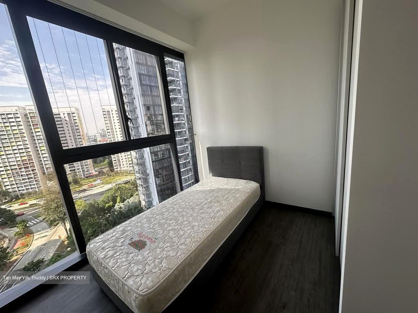 Lake Grande (D22), Condominium #635123271